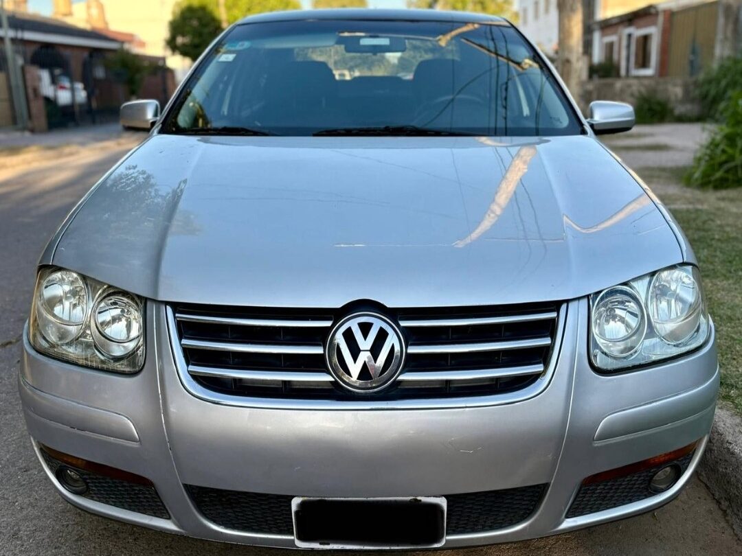 Volkswagen Bora 2.0 mod 2010-image